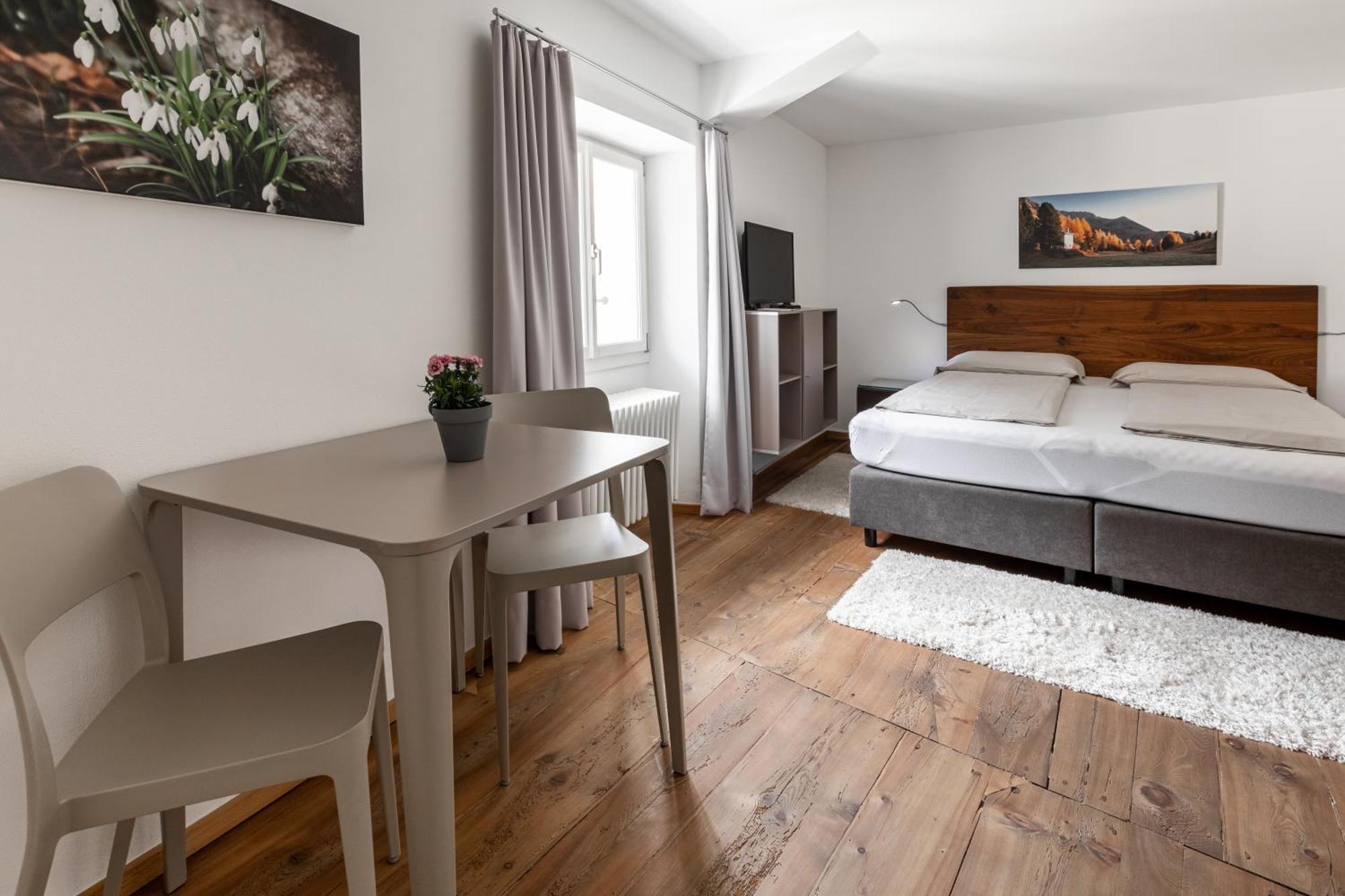 Ca' Del Borgo, Rooms & Suites Poschiavo Exterior photo